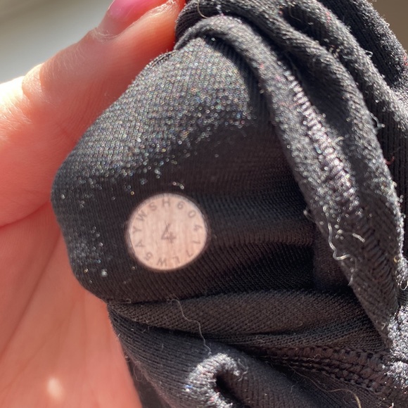 size 4 lululemon leggings - Picture 2 of 2